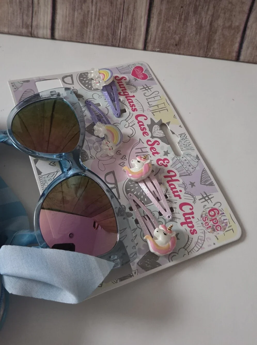 Love @ First Sight Sunglasses with Rainbow Case & Hair Clips Set NIP
